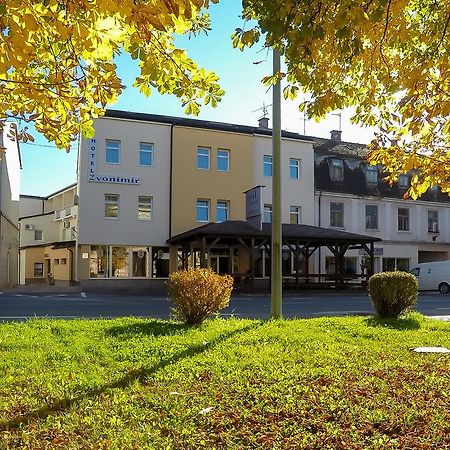 Hotel Zvonimir Otočac Екстериор снимка