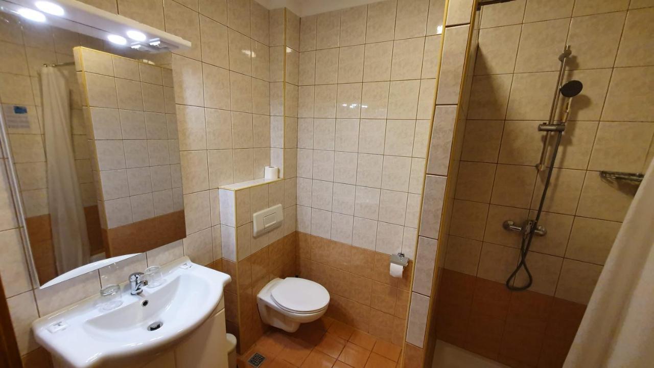 Hotel Zvonimir Otočac Стая снимка